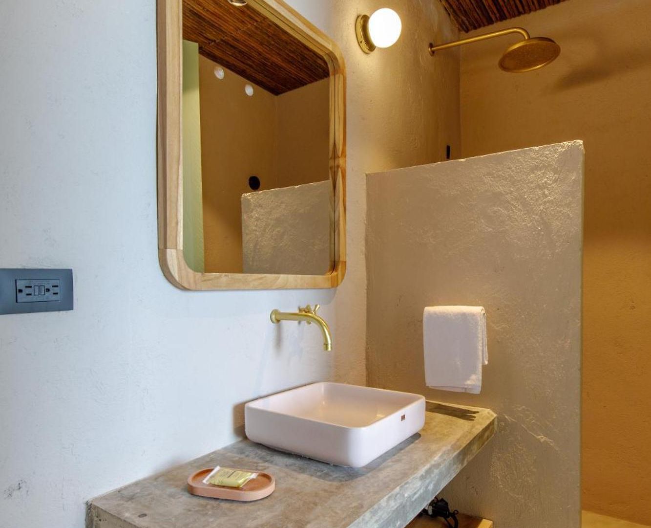 Bondo Hometel 4*