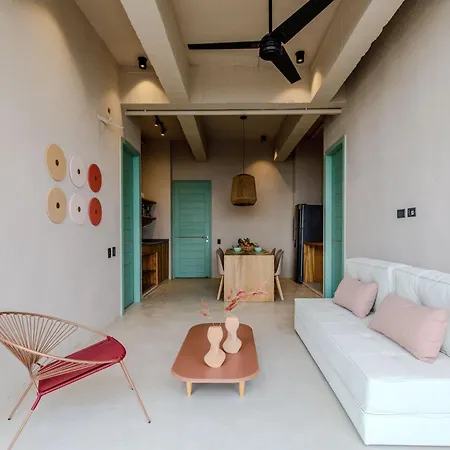Bondo Hometel