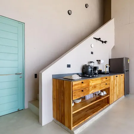 Bondo Hometel