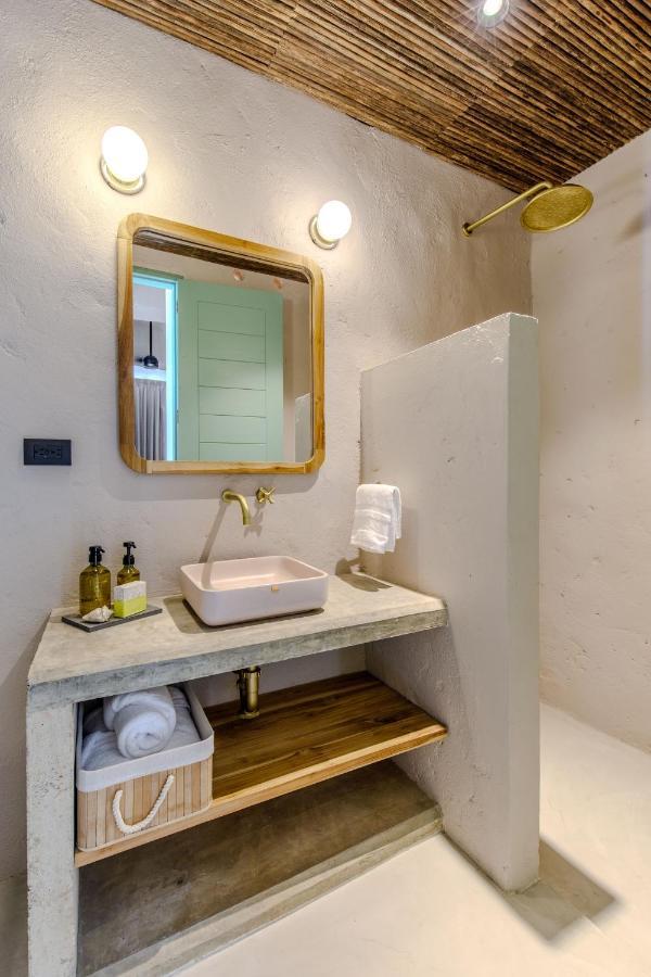 Bondo Estudio 4*